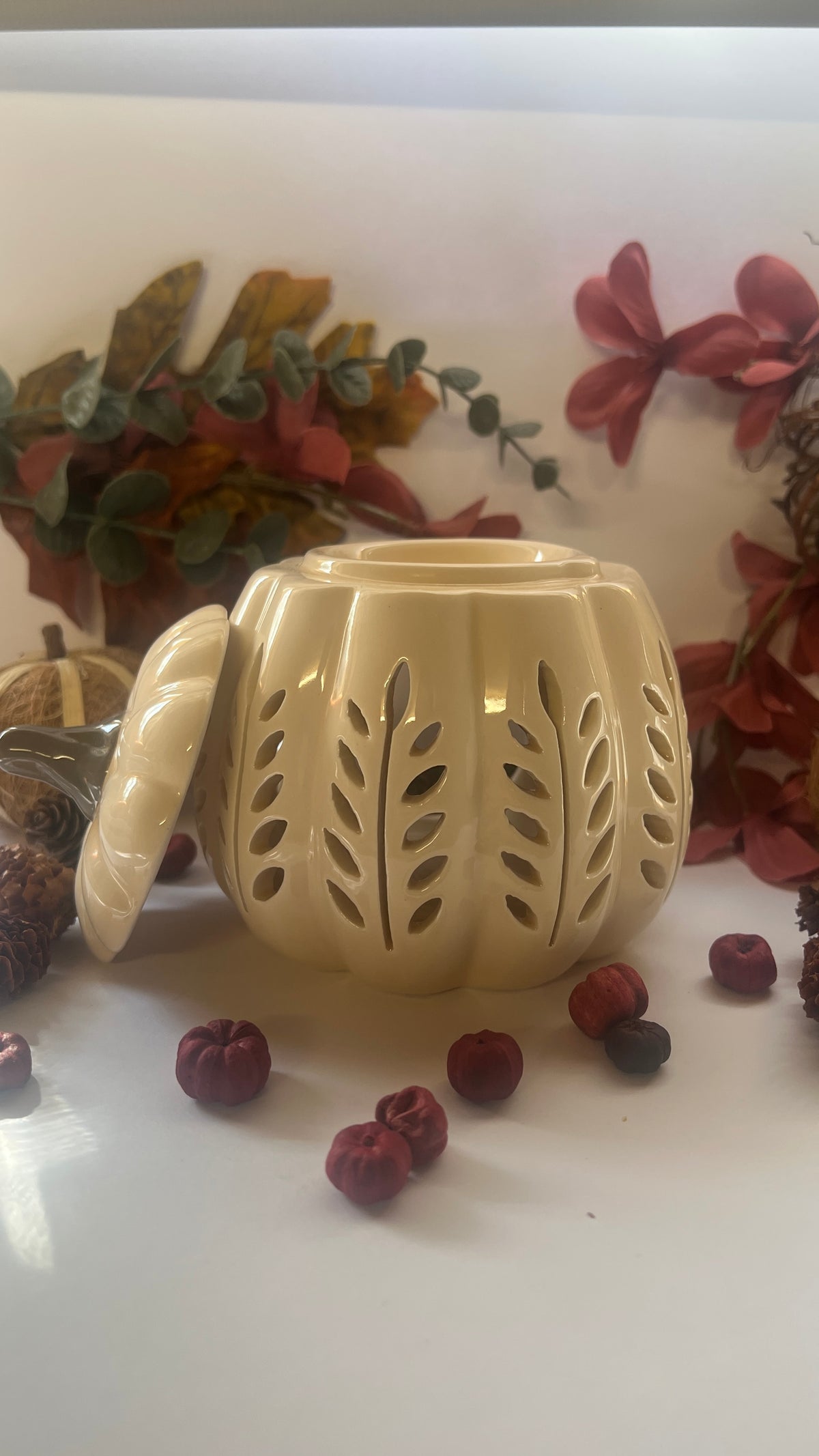 Cream Leaf Cut Out Pumpkin Oil/Wax Burner