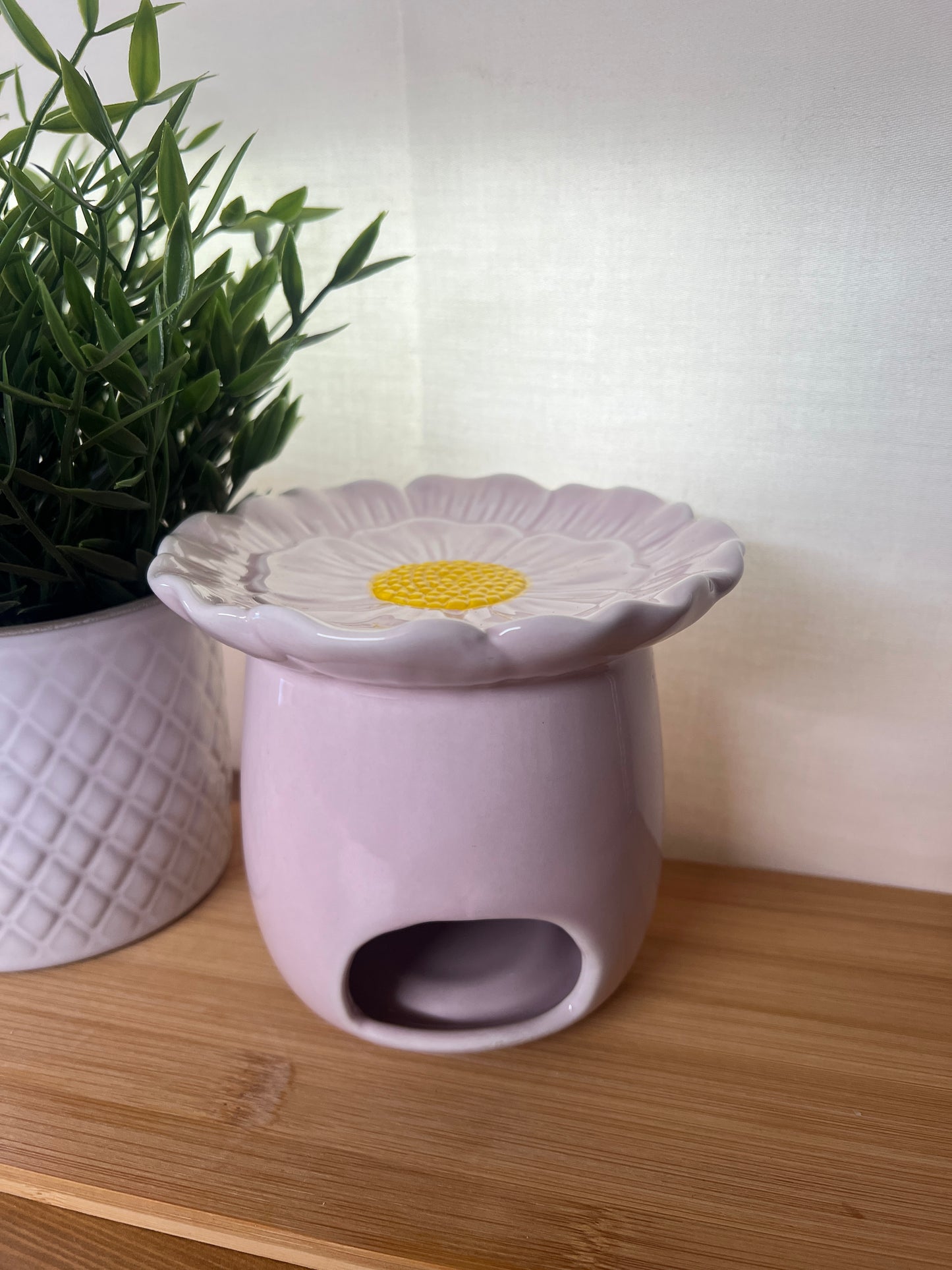 Light Pink Daisy Wax and Oil Burner