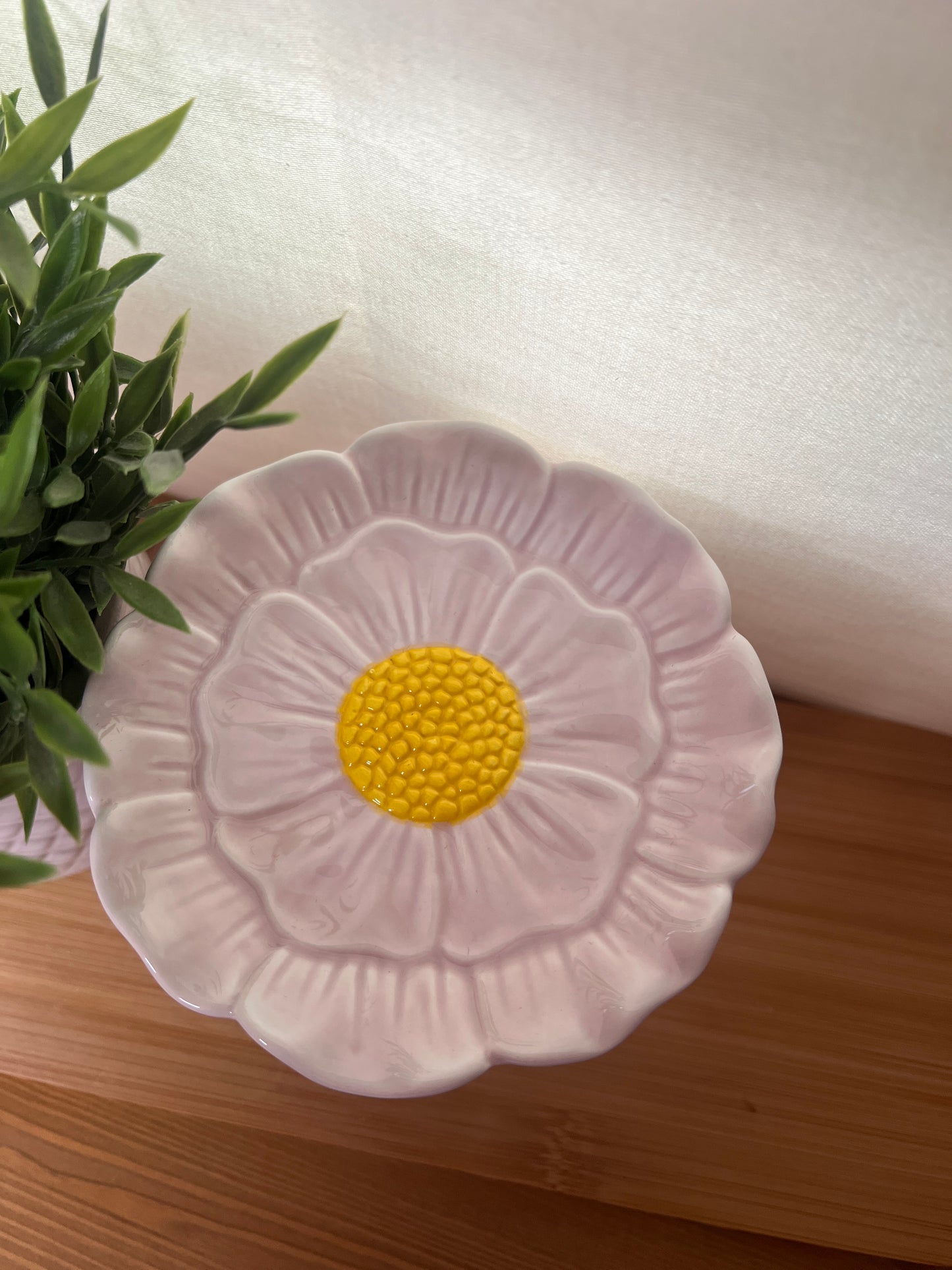 Light Pink Daisy Wax and Oil Burner