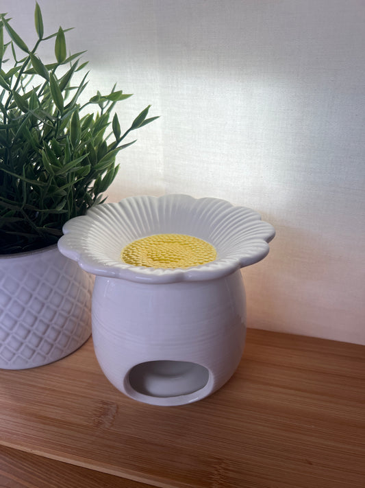 White Daisy Shaped Oil & Wax Melt Burner